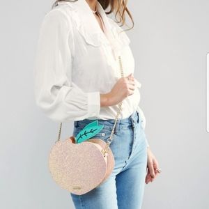 Skinnydip Peach crossbody purse🍑